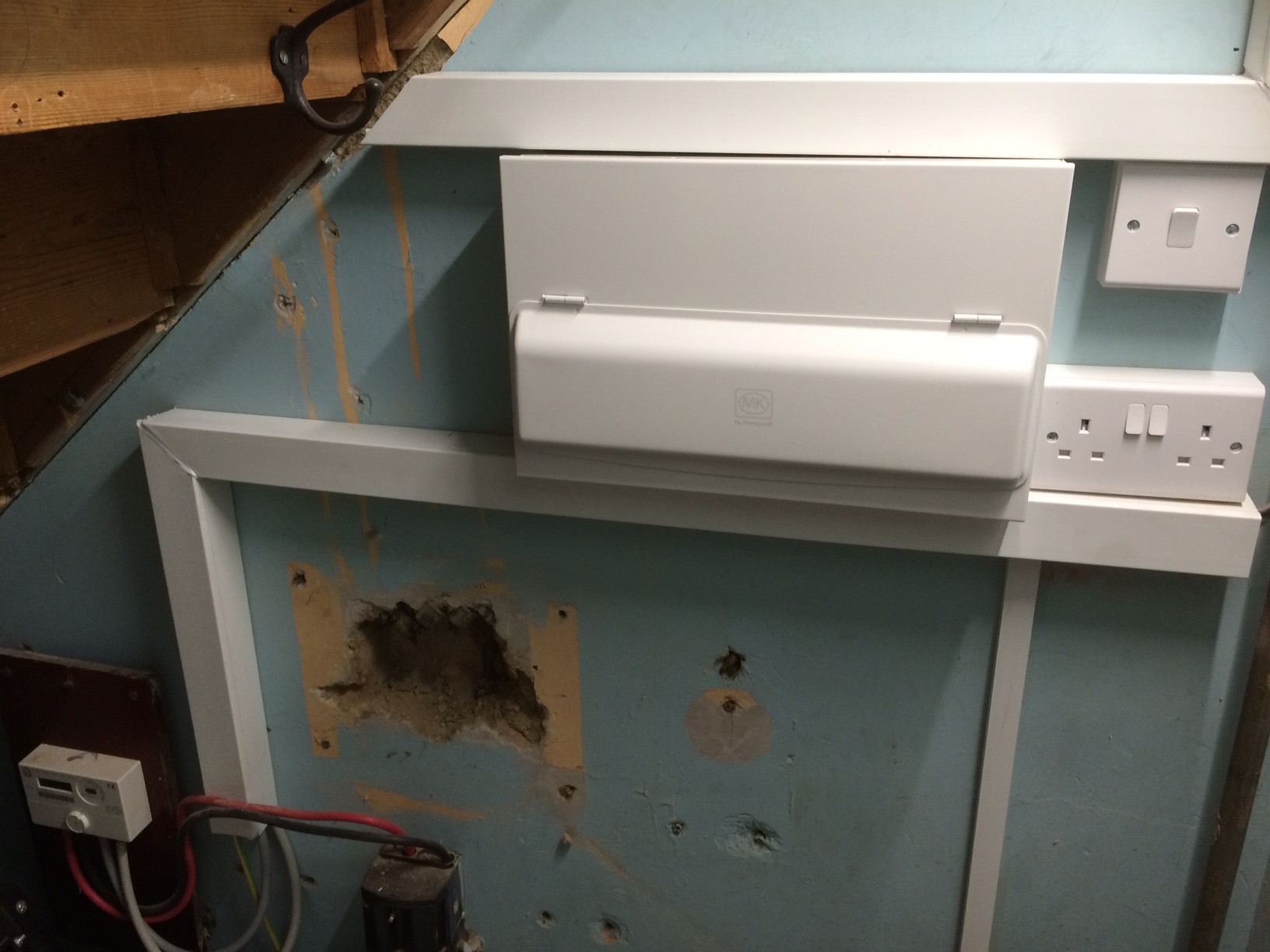http://www.newwaveelectrical.co.uk/wp-content/uploads/2015/12/IMG_0344.jpg