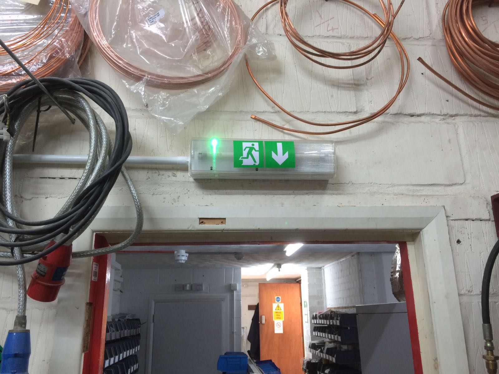 http://www.newwaveelectrical.co.uk/wp-content/uploads/2016/01/IMG_0532.jpg