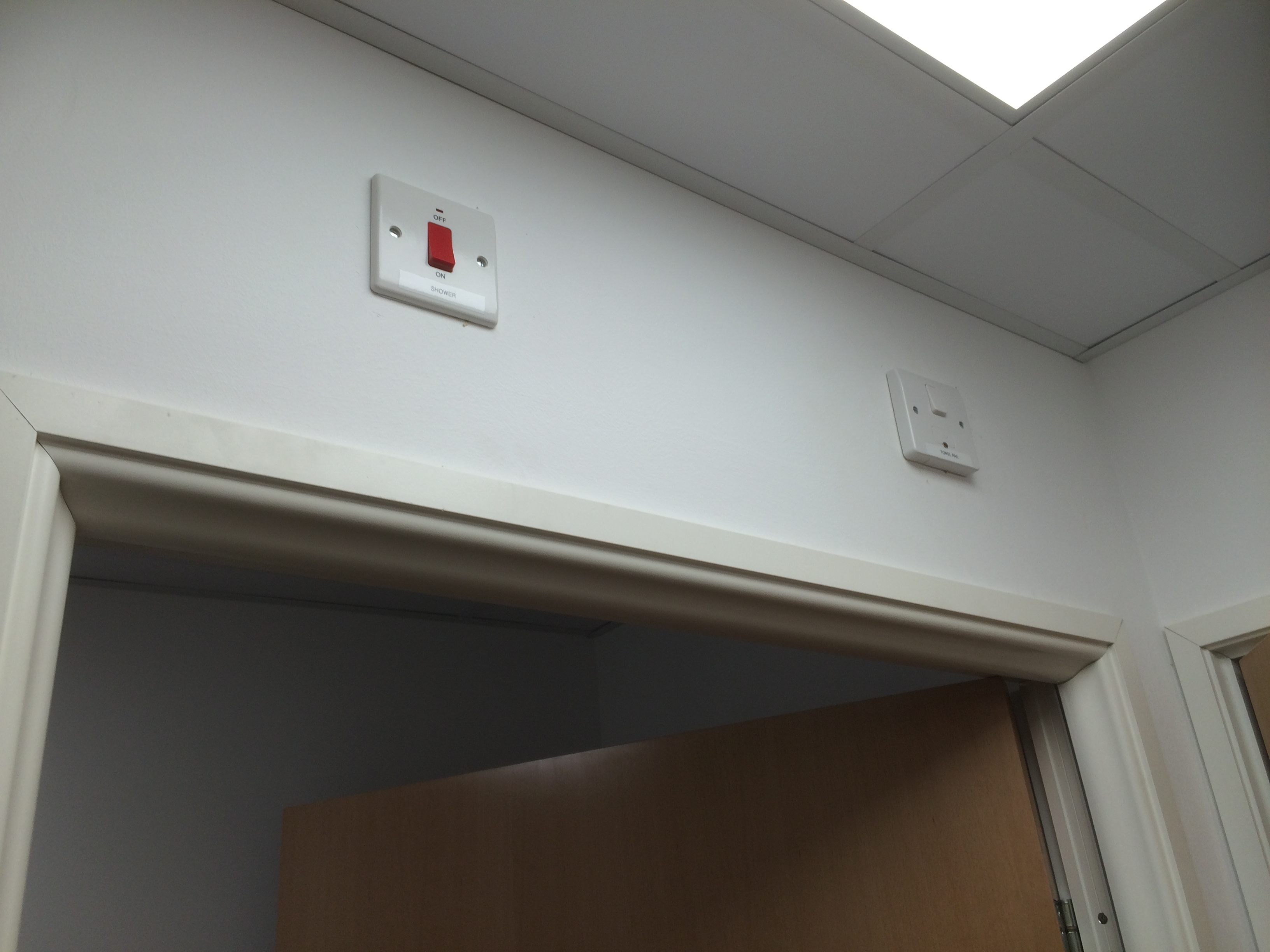 http://www.newwaveelectrical.co.uk/wp-content/uploads/2016/01/IMG_0568.jpg