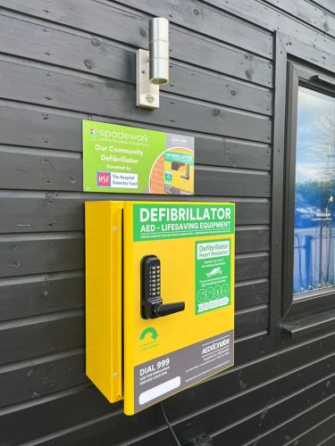Commercial-defibrillator